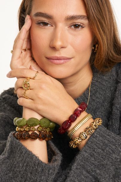 Burgundy statement armband met vierkante kralen