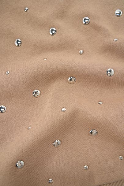 Camel sweater with silver-coloured studs