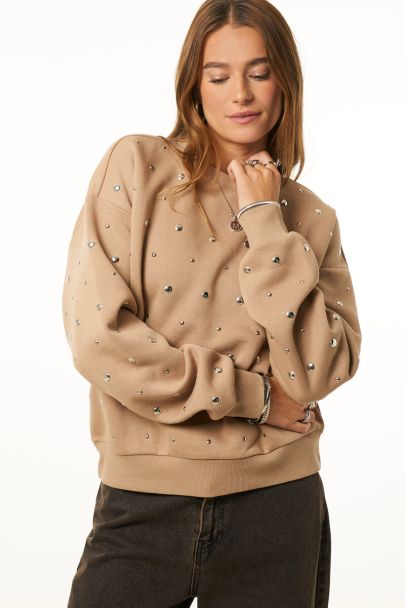 Camel sweater with silver-coloured studs