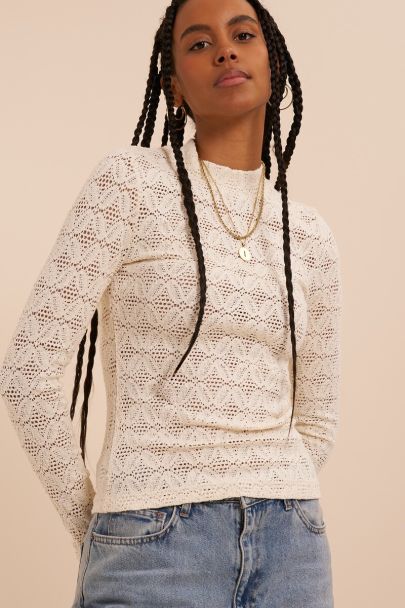 Top en crochet cr&egrave;me &agrave; manches longues