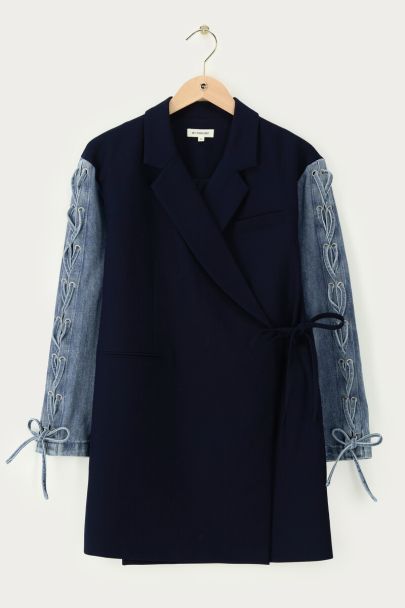 Dunkelblaues Blazerkleid mit langen Denim-Ärmeln