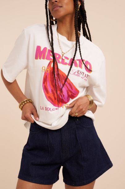 Dunkelblaue Jeansshorts mit Falten