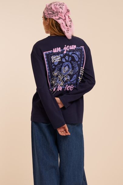 Donkerblauwe longsleeve met paisley backprint