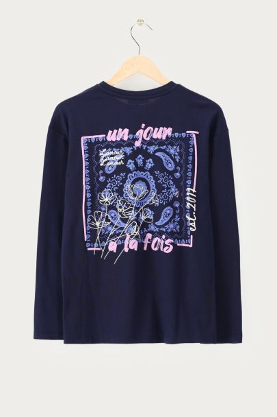 Dunkelblaues Langarmshirt mit Paisley-Backprint