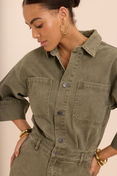 Combinaison en denim vert foncé à manches retroussées