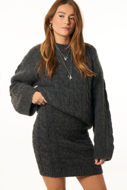 Dunkelgrauer Strickrock 