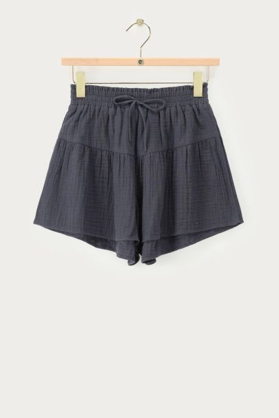 Donkergrijs mousseline short met ruffles