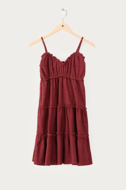Robe rouge foncé brodée