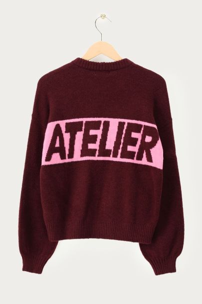 Pull bordeaux &agrave; imprim&eacute; au dos 'Atelier'