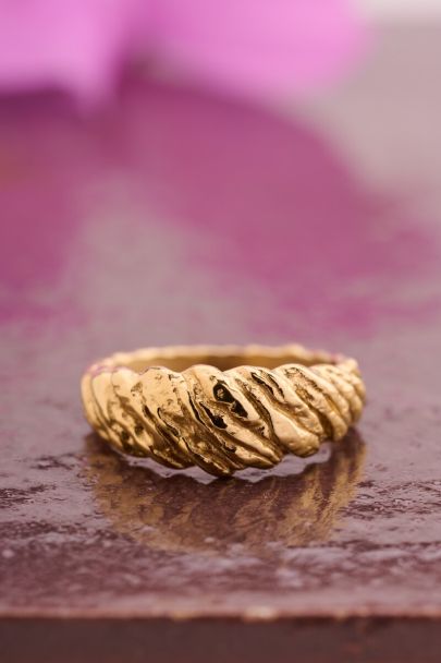 Bold Ring Croissant "gehämmert"