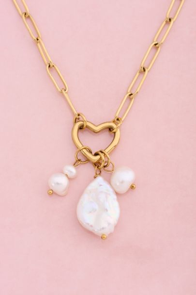 Chain necklace with heart and natural pearls
