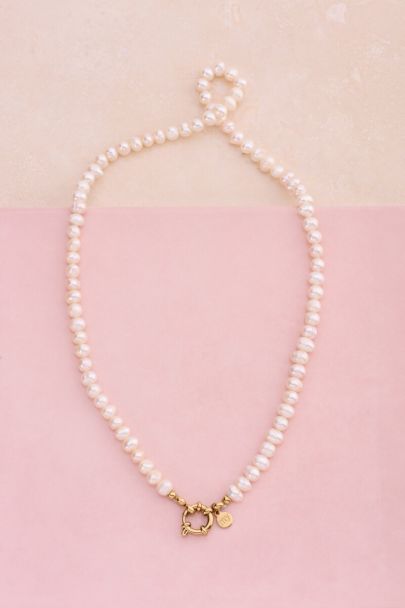 Ketting met slotje en zoetwaterparels
