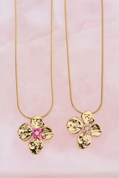 Botanical ketting met bloem en beige kralen