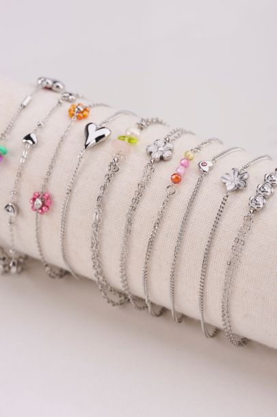 Bracelet with double chain & three roses