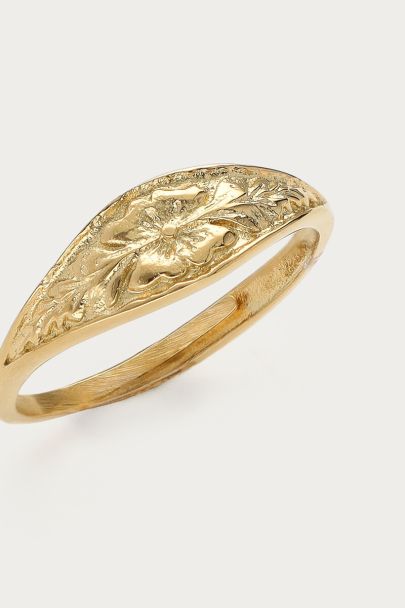 Fortune ring with vintage flower