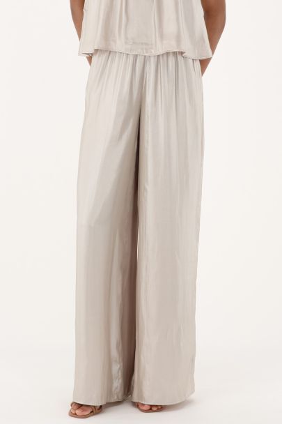 Goldfarbene Hose mit weitem Bein und Satinoptik