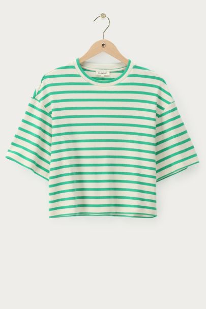 Groen boxy T-shirt met witte strepen