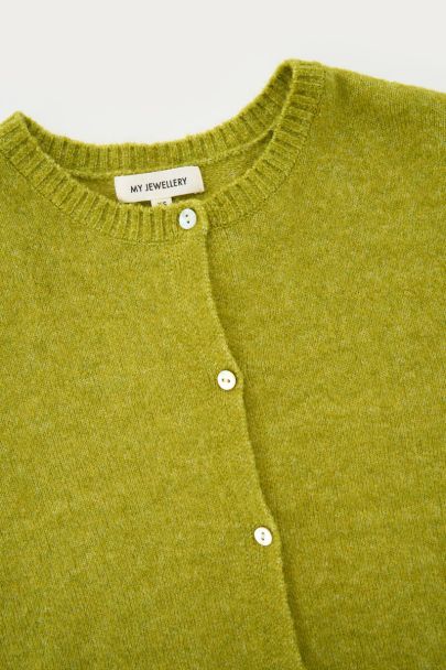 Grüne Strickjacke mit kurzen Ärmeln und Knöpfen