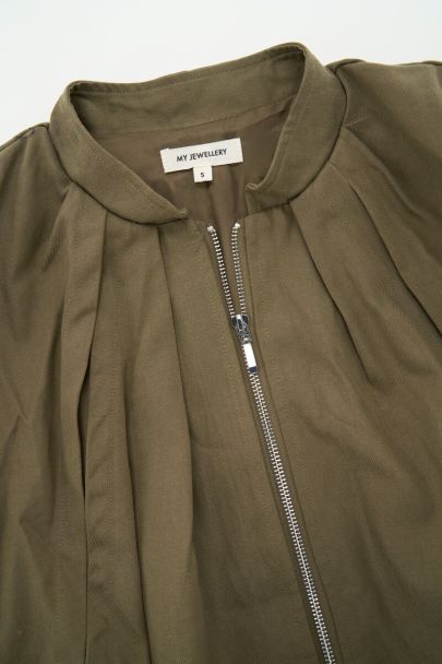 Green gilet in balloon look