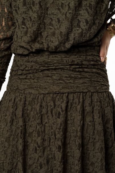 Robe courte verte en dentelle