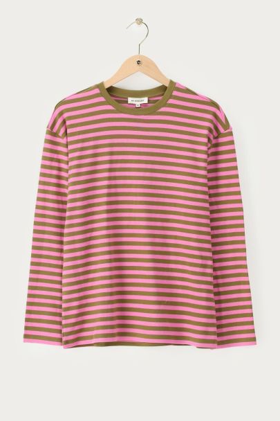 Grün gestreiftes Langarmshirt