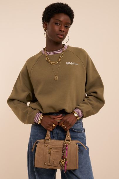 Groene sweater met rood contrast 'Club amour'
