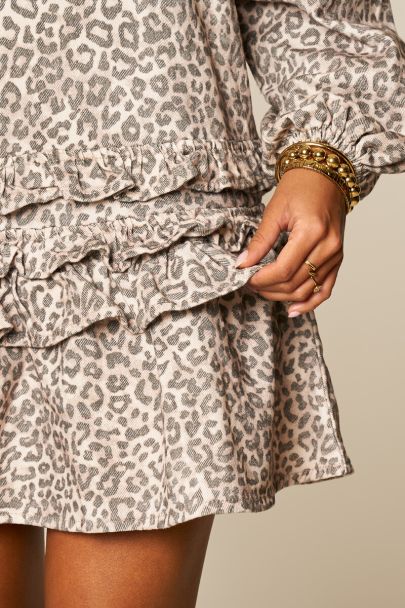 Grijze panterprint jurk met ruffles