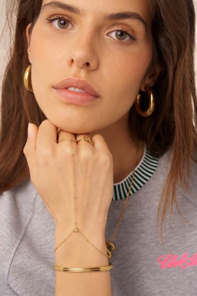 Hand chain with hearts