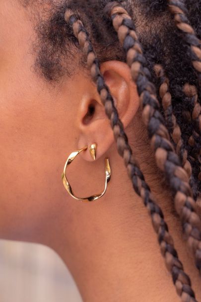 Twisted hoop earrings