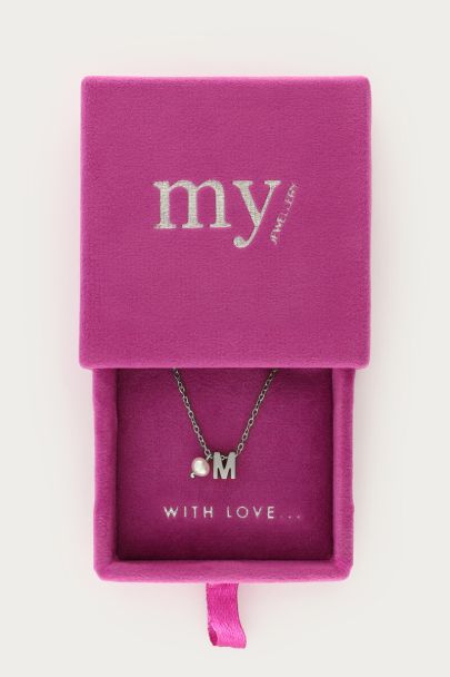 Initial necklace with freshwater pearl