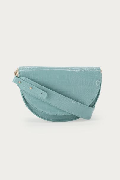 Lichtblauwe half ronde schoudertas met crocoprint.