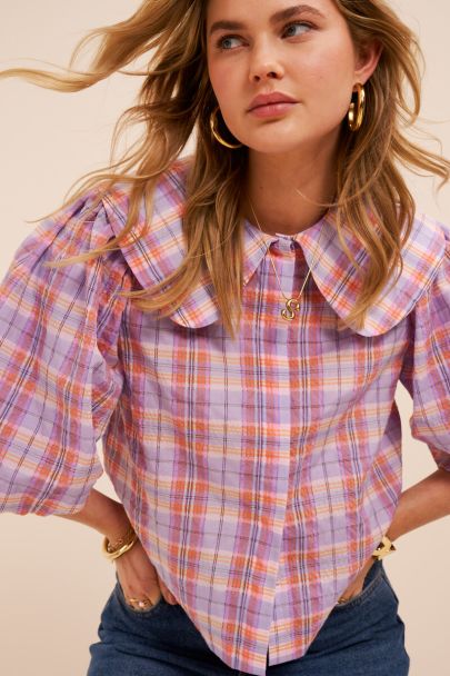 Lila geruite blouse met pofmouwen en brede kraag