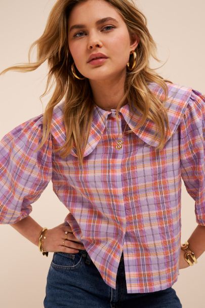Lila geruite blouse met pofmouwen en brede kraag