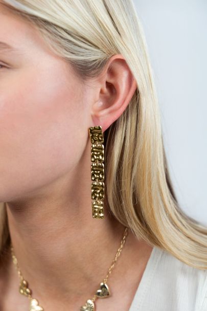 Boucles d'oreilles pendantes avec carrés "martelés"