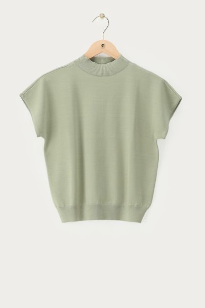 Mintgrünes Oberteil mit Fledermausärmeln