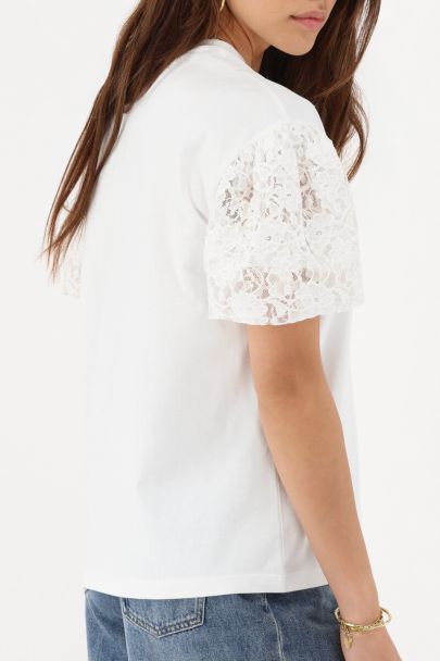 Weißes T-Shirt mit Spitzen-Puffärmeln