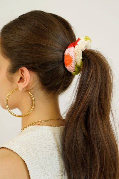 Multikleur crochet scrunchie met bloemen