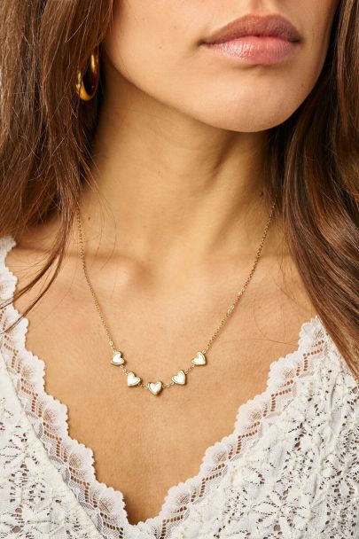 Necklace with five mother of pearl hearts