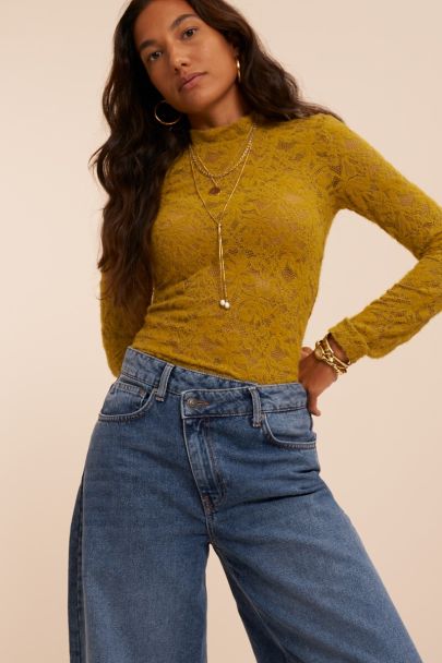 Top en dentelle jaune ocre &agrave; manches longues