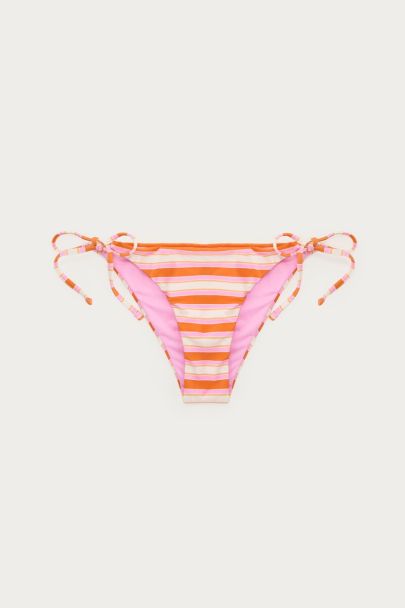 Orangefarbene Bikinihose mit bunten Streifen