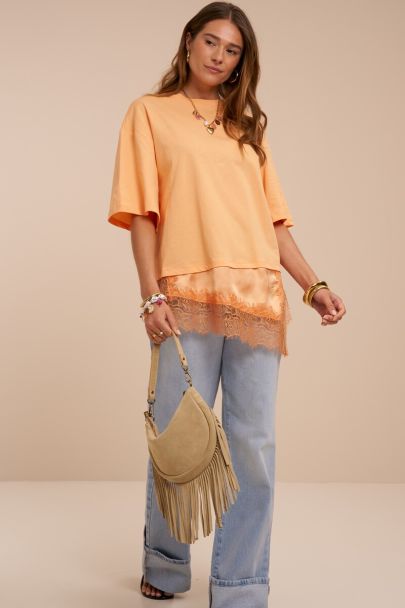 T-shirt orange satin&eacute; avec d&eacute;tails en dentelle