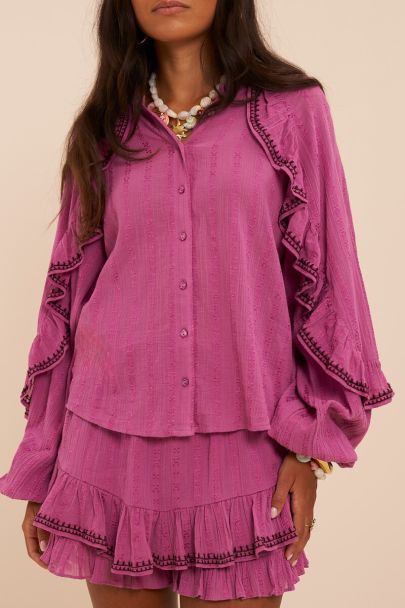 Roze blouse met embroidery en ruffle details