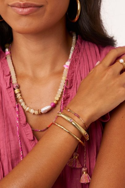 Art Pinkes Stoffarmband mit Perlen