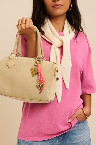 Roze hartjes bag charm met koord en kralen