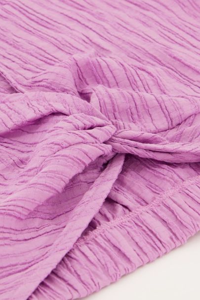 Paarse crinkle crop top met knoopdetail