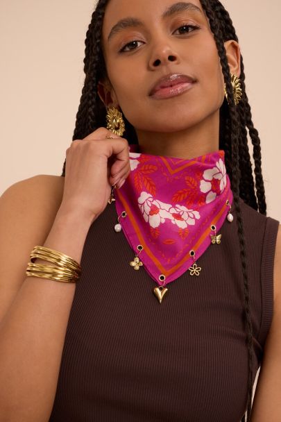 Foulard rose &agrave; charms