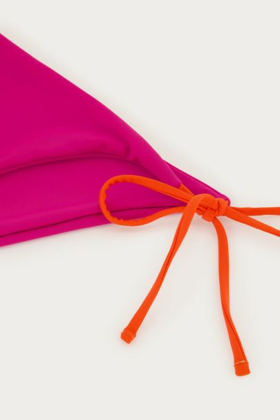 Paars bikini broekje met oranje strikbandjes