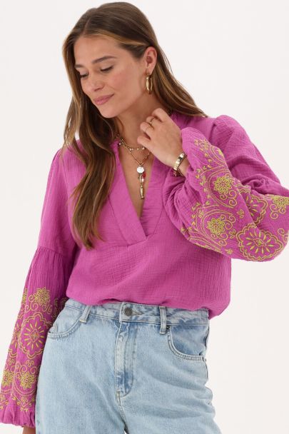 Lilafarbene bestickte Bluse mit V-Ausschnitt und Puffärmeln