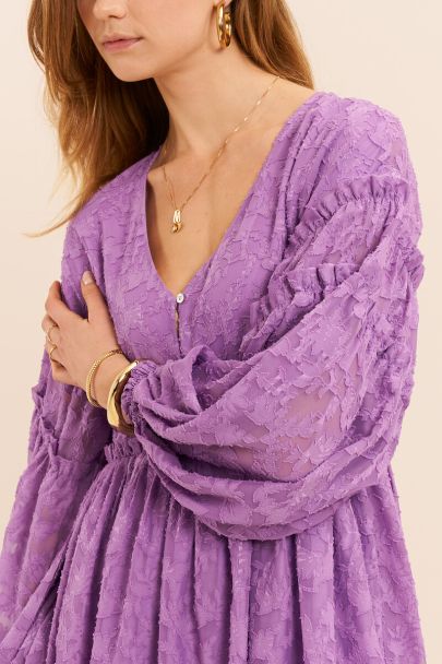 Paarse jacquard jurk met ruffles