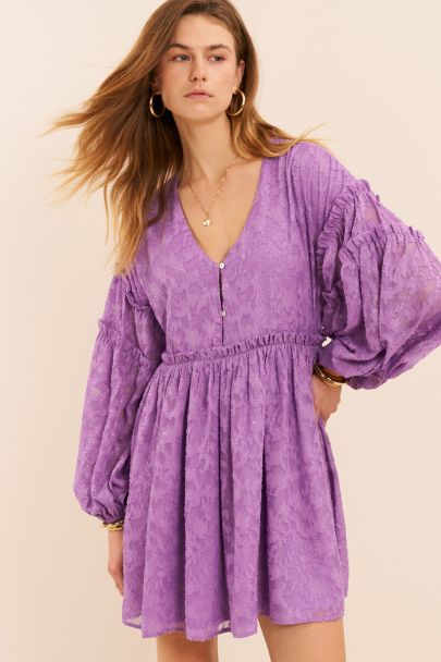 Paarse jacquard jurk met ruffles